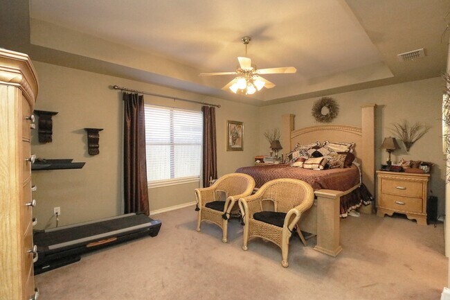 Building Photo - 7813 Kingshire Dr