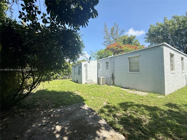 Building Photo - 1146 NW 46th St