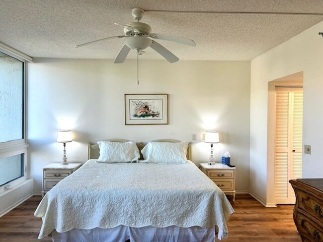 Building Photo - 2026 BEACH RENTAL- 2/2 Condo WITH PRIVATE ENTRY - BEACH PLACE - STEPS THE BEACH!!