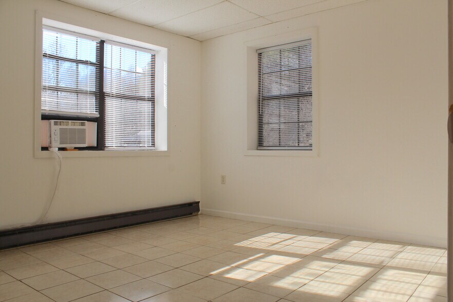 Building Photo - 28 Brown Hollow Ln