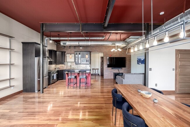 Building Photo - Luxury Furnished Old Town Condo – Modern Elegance in the Heart of Fort Collins