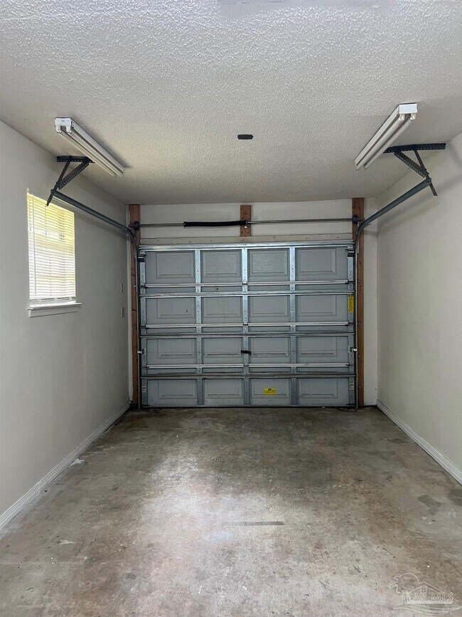 Building Photo - 6359 Cotton St