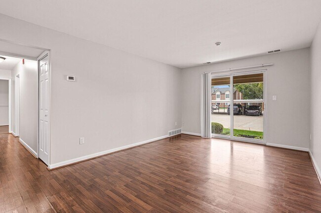 Building Photo - 44417 Savery Dr
