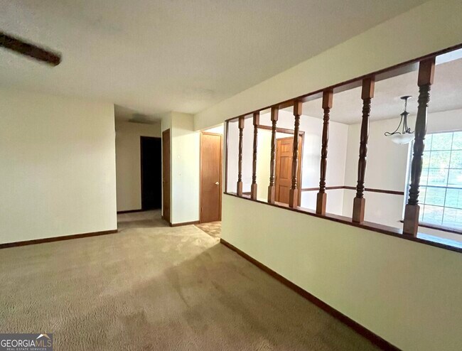 Building Photo - 204 Tanglewood Dr