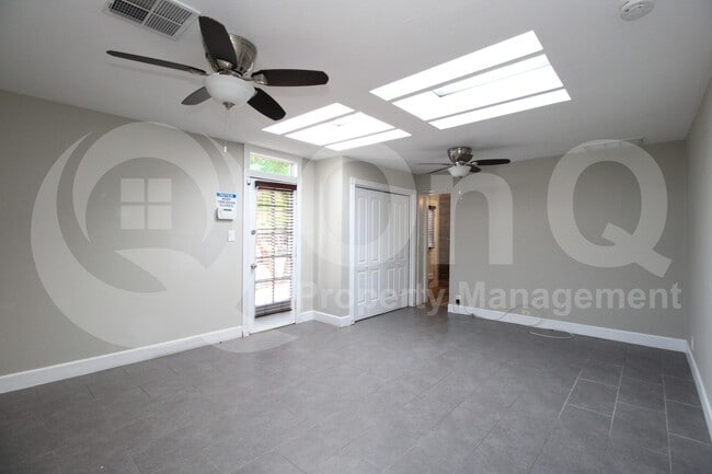 Building Photo - 6149 E Delcoa Ave