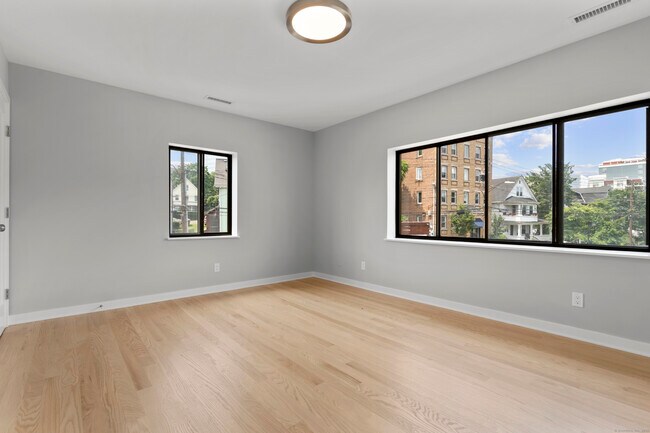 Building Photo - 784 Atlantic St