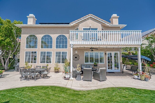 Building Photo - Expansive 5-Bedroom Home with Spa & Solar ...