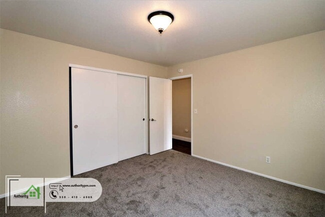 Building Photo - 3712 Canterbury Dr