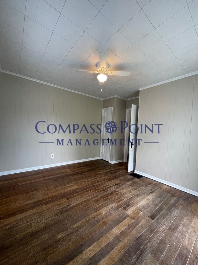 Building Photo - Spring Into Your New Home!