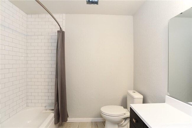 Building Photo - 1005 Robin Haven Dr