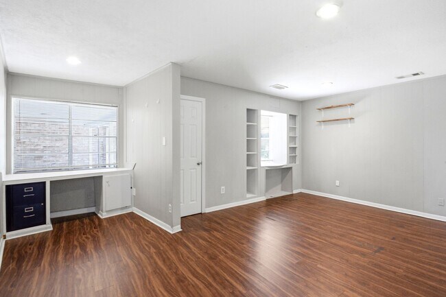 Building Photo - 25302 Friar Lake Ln