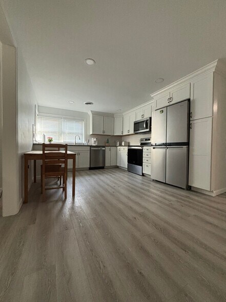 Building Photo - 605 Highland Ave