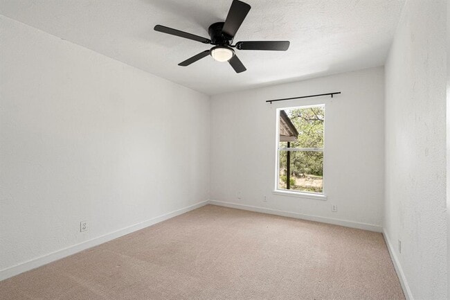 Building Photo - 2591 Spring Valley Dr