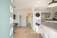 Building Photo - Beautiful 2 beds 1 bath apartment in Point Loma