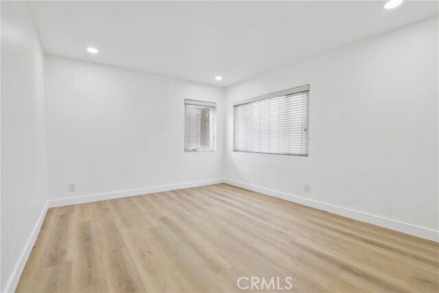 Building Photo - 2212 S Isabella Ave