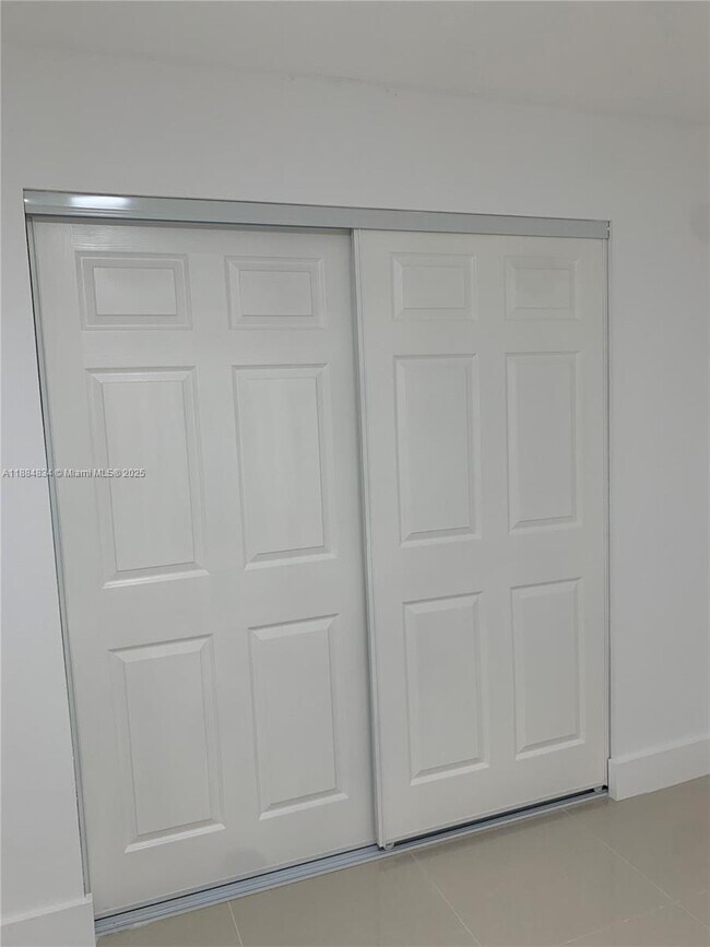Building Photo - 2109 N 17th Ct