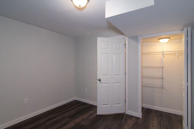 Building Photo - **Coming Soon** 3 Bed 2 Bath fully updated home adjacent to park & shopping