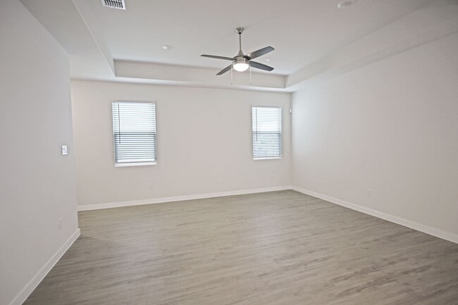Building Photo - 2943 Angelou St
