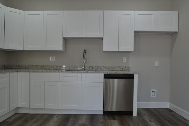 Building Photo - 7604 Avenue I
