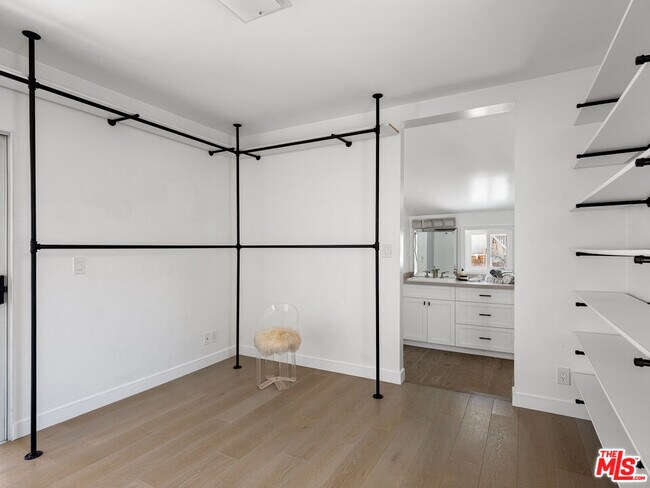 Building Photo - 3434 Oak Glen Dr