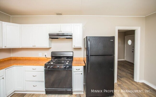 Building Photo - 2404 27th St