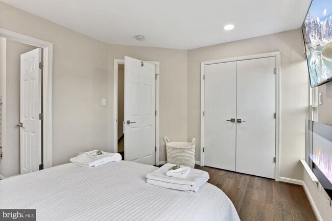 Building Photo - 8078 Sebon Dr