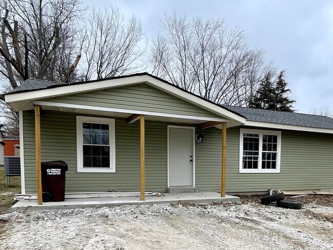 Building Photo - FOR RENT!! 3 Bed 2 Bath Newly Renovated in Troy, MO