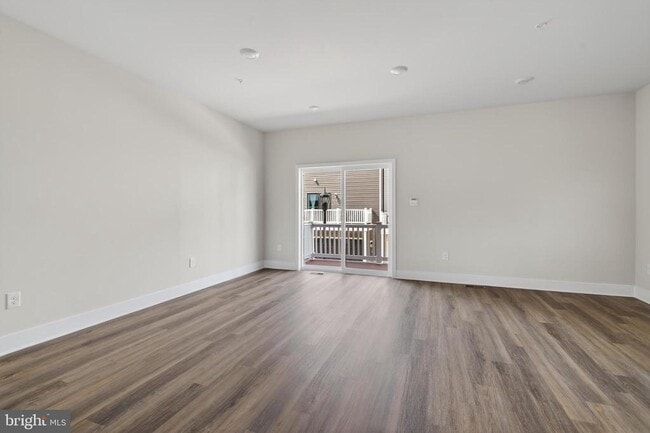 Building Photo - 5225 Manor Park Dr