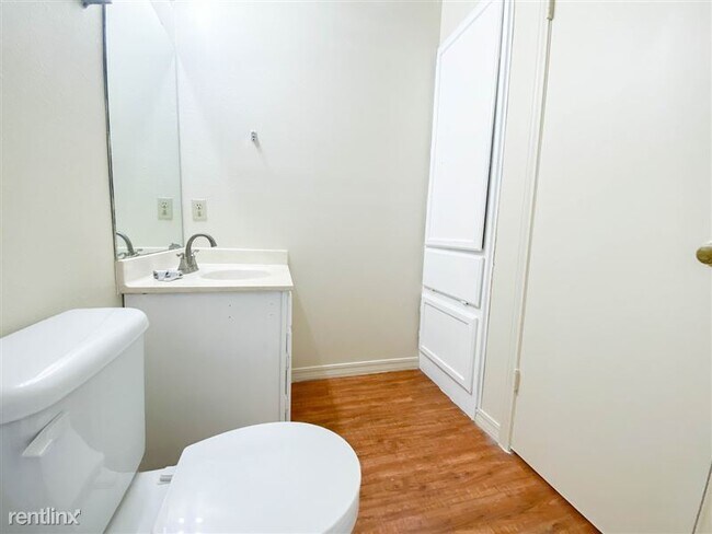 Building Photo - 109 Hughson Ct