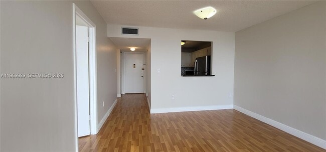 Building Photo - 1300 NE Miami Gardens Dr