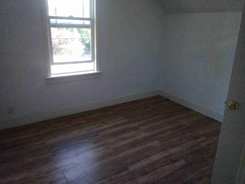 Building Photo - 603 NE Beech St