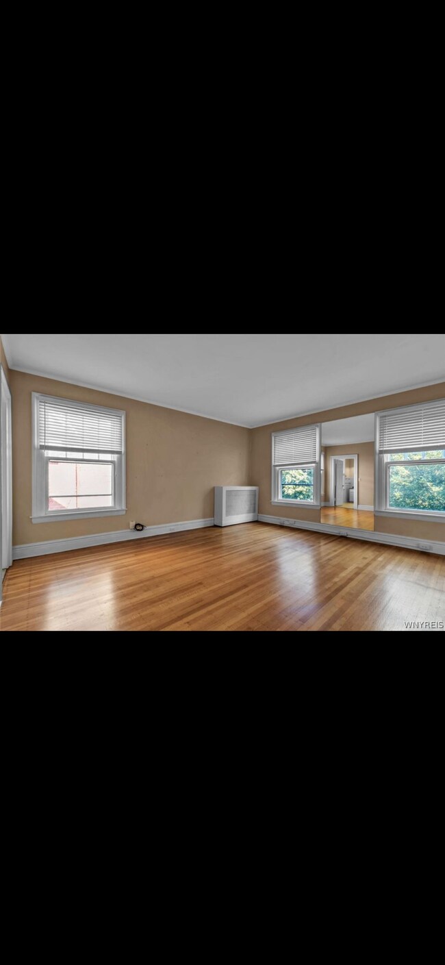 Building Photo - 444 Linwood Ave