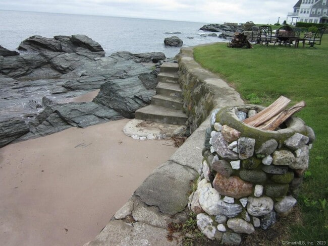 Building Photo - 181 Kings Hwy