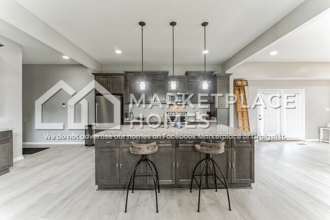 Building Photo - 1917 N College Ave