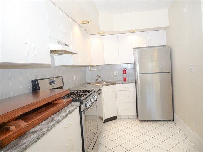 Building Photo - 22 Garrison Rd