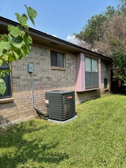 Building Photo - 6604 Belcamp Dr