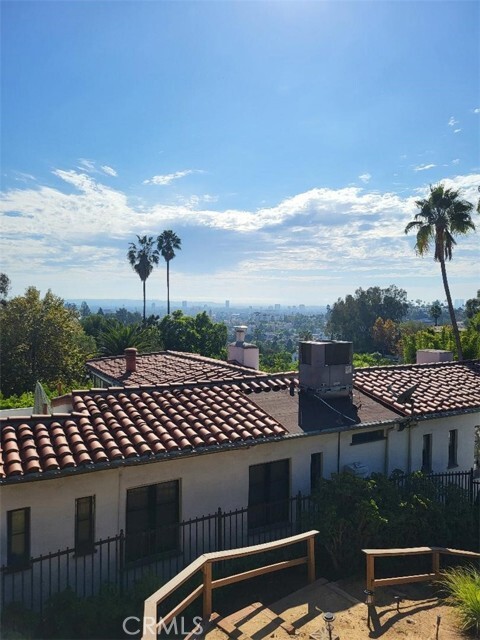 Building Photo - 6319 Bryn Mawr Dr