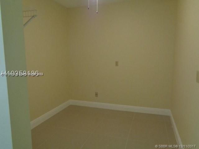 Building Photo - 1715 Whitehall Dr