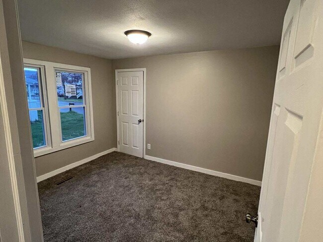Building Photo - 3 bedroom house for rent