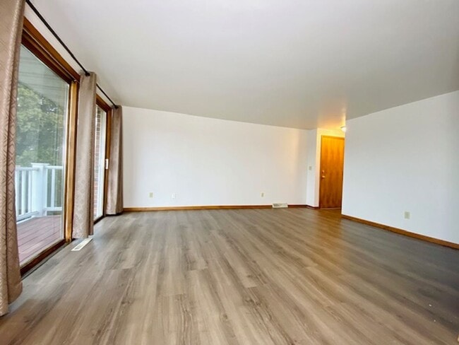 Building Photo - 3037 Humboldt Rd