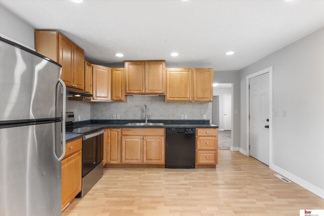 Building Photo - 2417 S 13th St