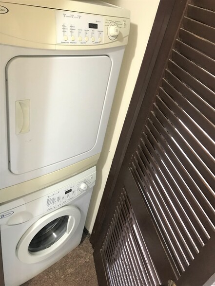 Building Photo - 2355 Chalet Gardens Rd