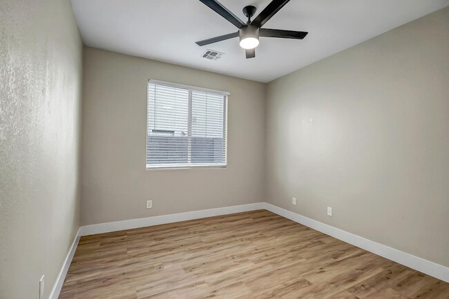 Building Photo - 14456 W Boca Raton Rd