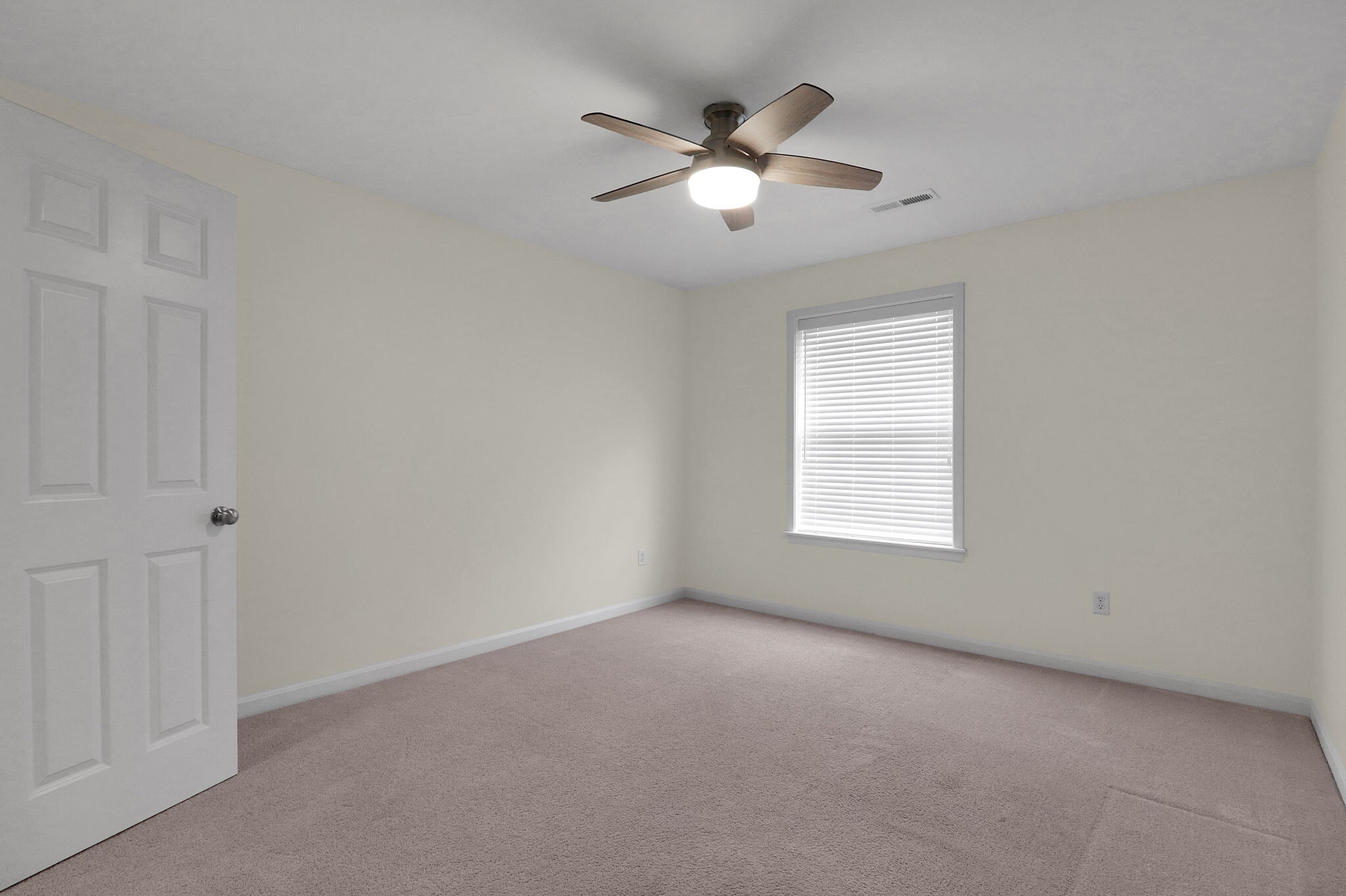 Building Photo - 6743 Palmetto Dr