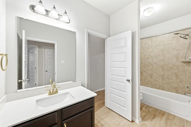 Building Photo - 104 Crooked Trail