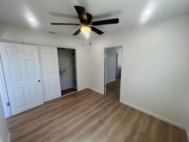 Building Photo - FULLY REMODELED 3BR/2BA HOME in Spring Valley