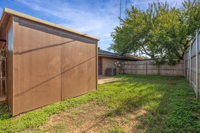 Building Photo - 808 Windcrest Dr