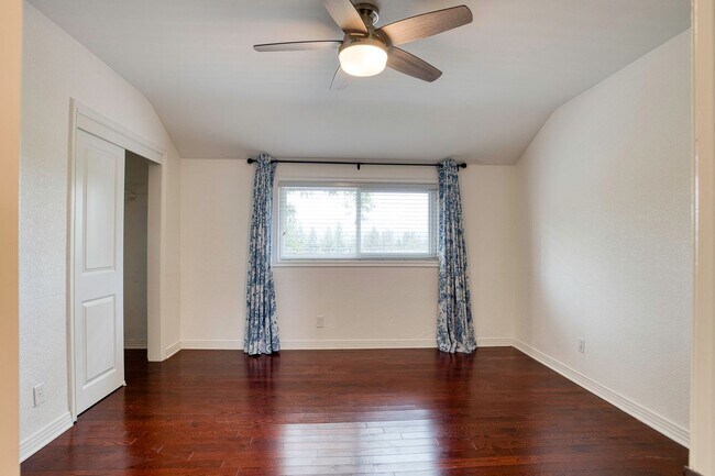 Building Photo - FALL IN LOVE with a Woodland Hills View