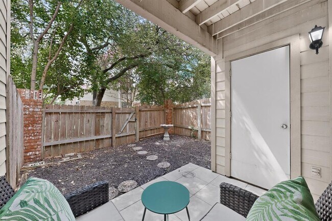 Building Photo - 3801 Menchaca Rd