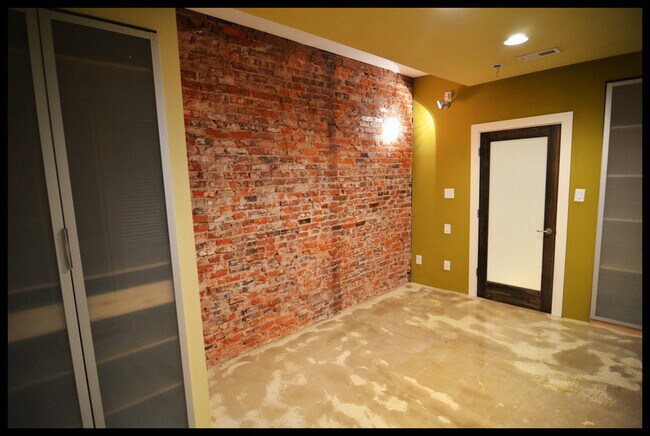 Building Photo - 609-611 E. Passyunk Ave